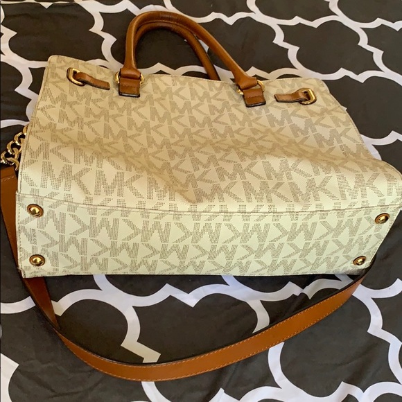 Authentic Michael Kors Hamilton logo Satchel Bag. - Picture 5 of 5